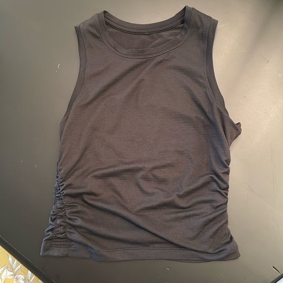 Lululemon license to train tight fit tank top size 6 - Picture 1 of 5